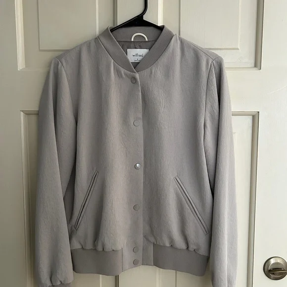 Aritzia: EUC Wilfred Poussin Bomber, Size: Medium - Picture 11 of 11